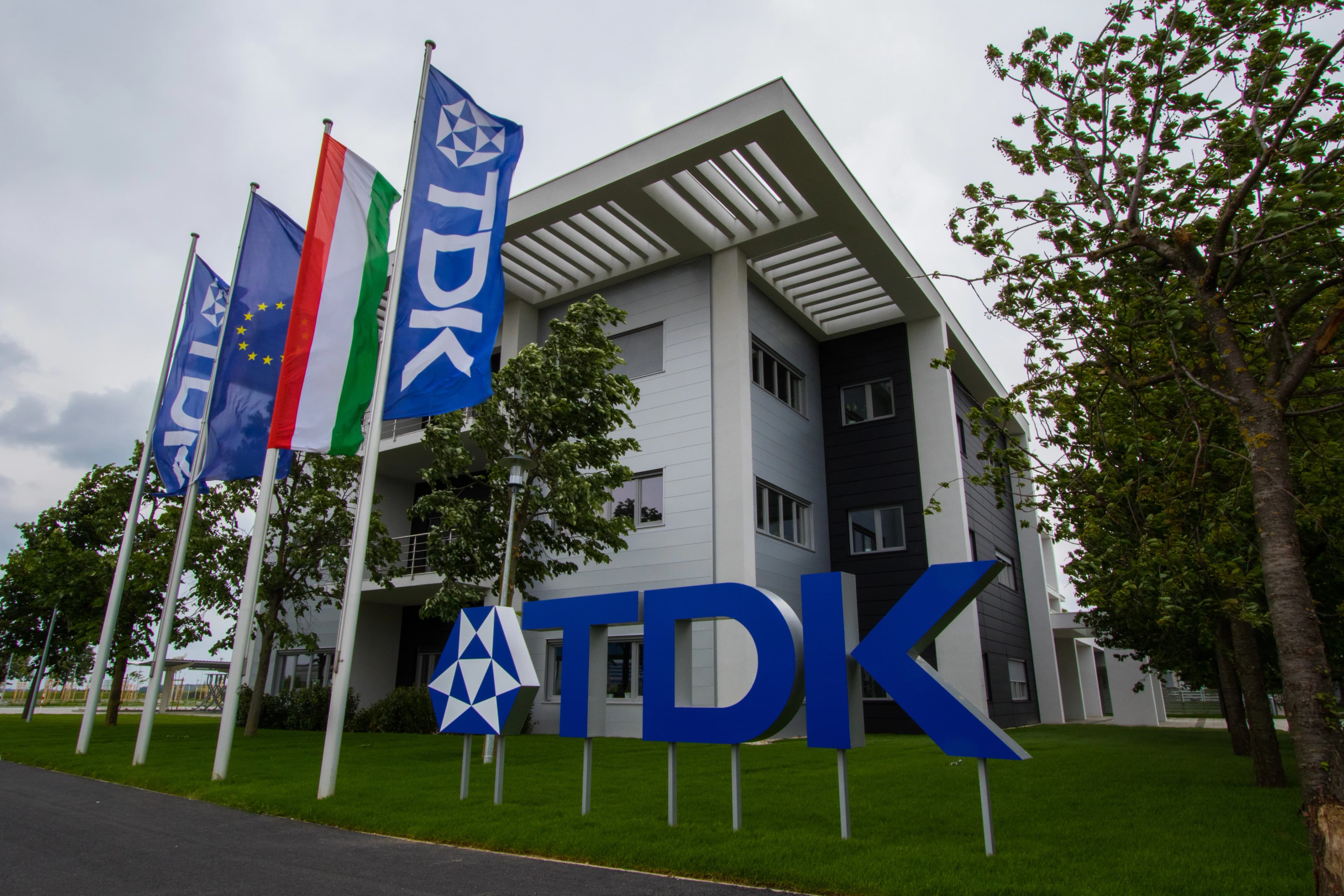 Footer TDK Logo